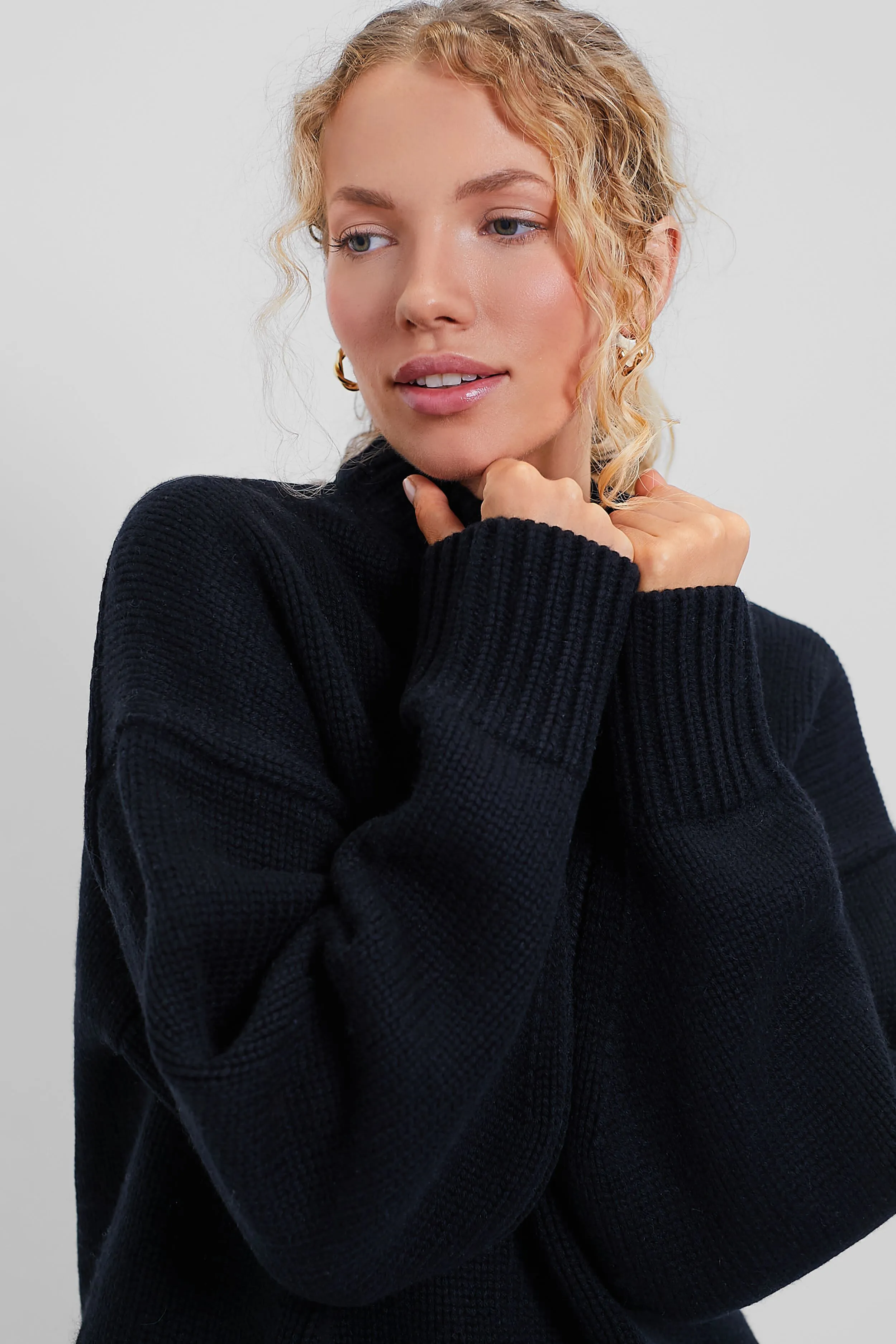 Black Genevieve Cashmere Blend Crewneck Sweater